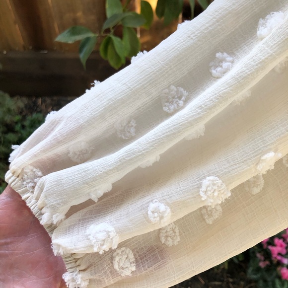 Davi & Dani Textured Dot Cinched Sleeve Blouse -NEW-Size Small - Picture 7 of 8